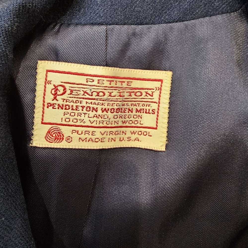 Beautiful Made In Usa Pendleton Navy Blazer - Pet… - image 8